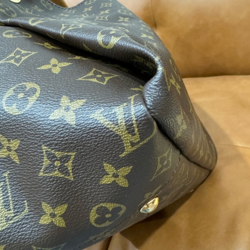 Authentic Louis Vuitton Artsy Monogram Hobo Shoulder Bag - Picture 8 of 12